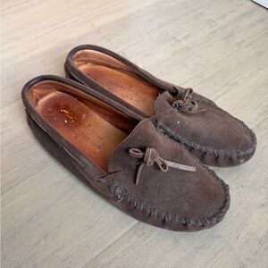 Minnetonka Moccasins Men’s brown Driving Shoes 9.5 loafers